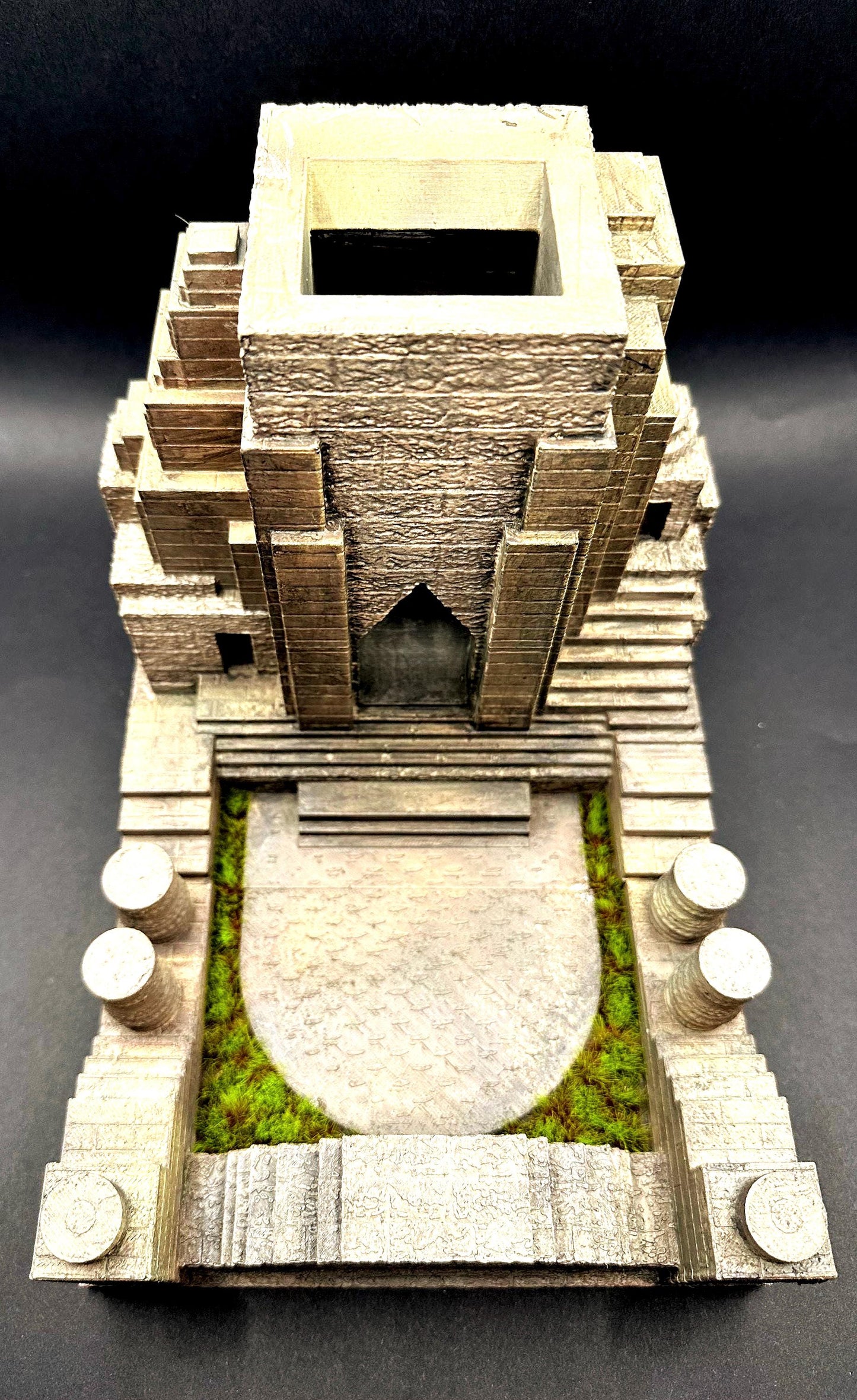 Explorer Dungeon Dice Tower - Free Resin Dice Set Included! (dice colors vary)