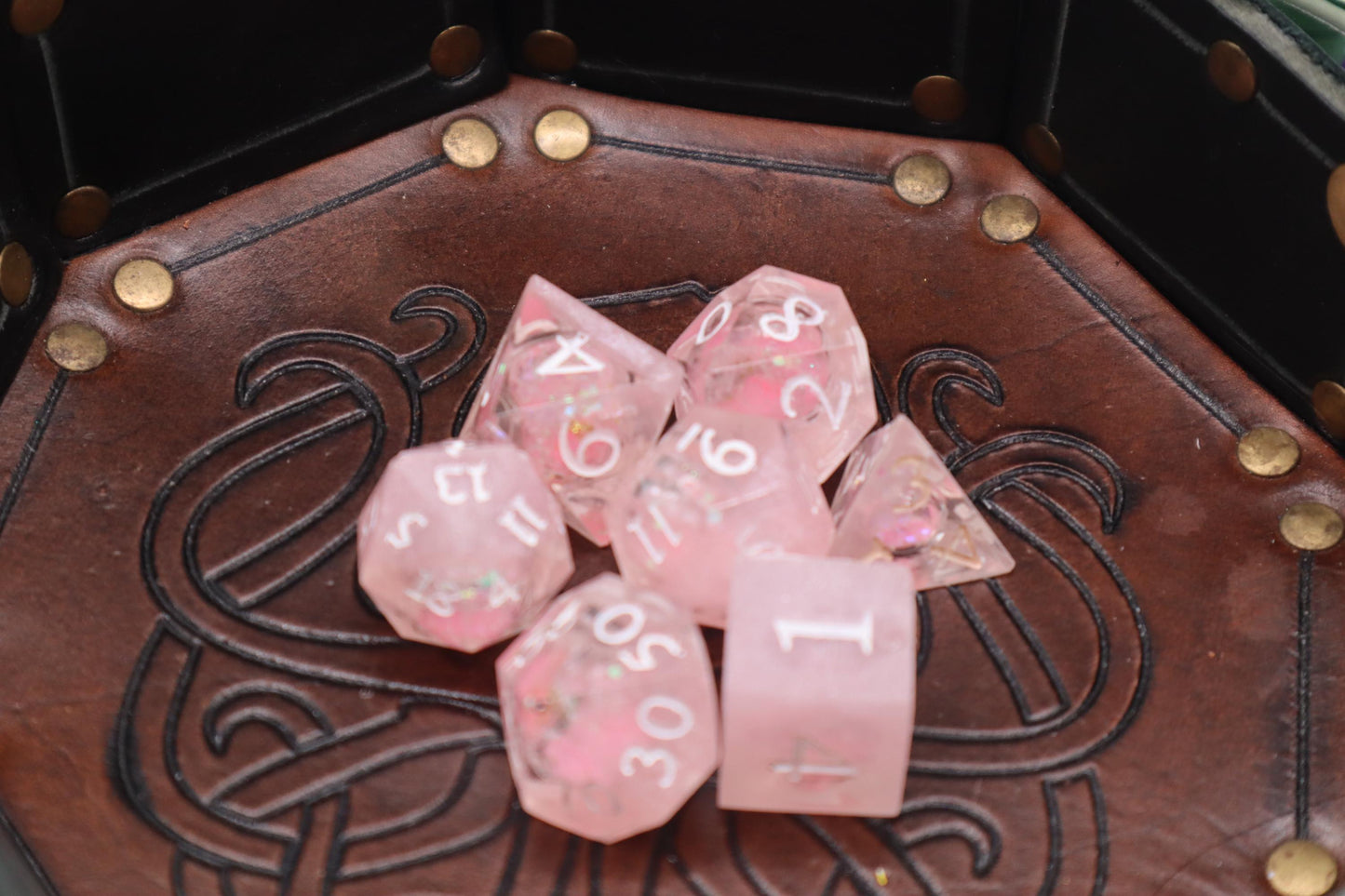 Pink & White Glitter Liquid Core Resin Dice Set – Handmade DnD Dice – Sparkly Tabletop Dice – RPG Gamer Gift – TTRPG Dice Set