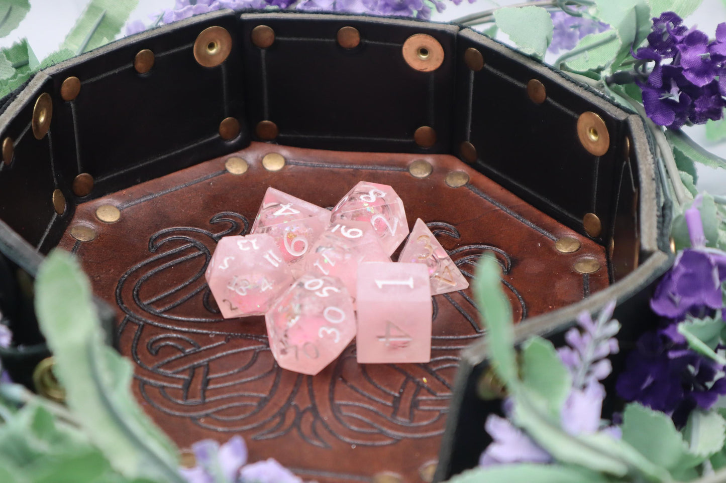 Pink & White Glitter Liquid Core Resin Dice Set – Handmade DnD Dice – Sparkly Tabletop Dice – RPG Gamer Gift – TTRPG Dice Set